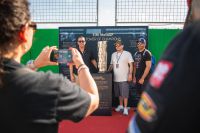 MotoGP Premier APEX <br /> Fotos mit dem MotoGP <br /> Weltmeisterschafts-Trophäe